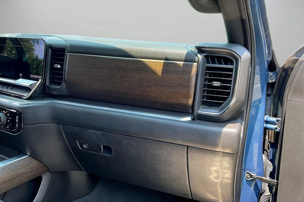 Used 2024 Blue Chevrolet High Country image 21