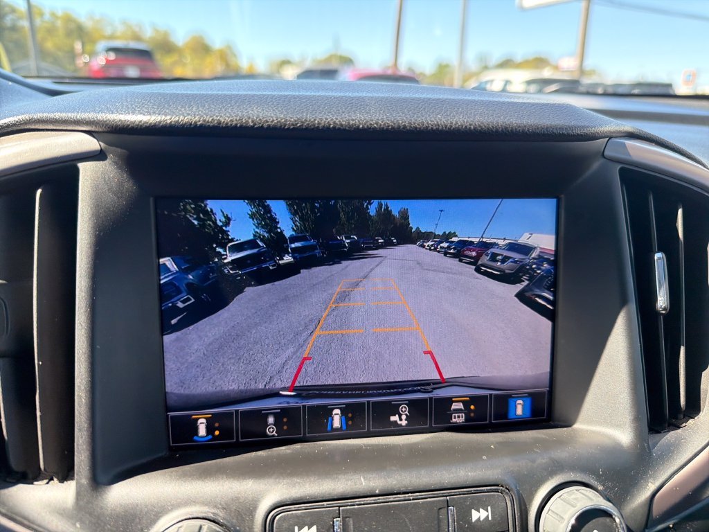 Used 2022 Black GMC AT4 image 18