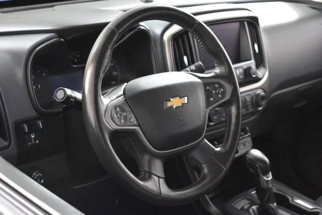 Used 2022 Blue Chevrolet Z71 image 21
