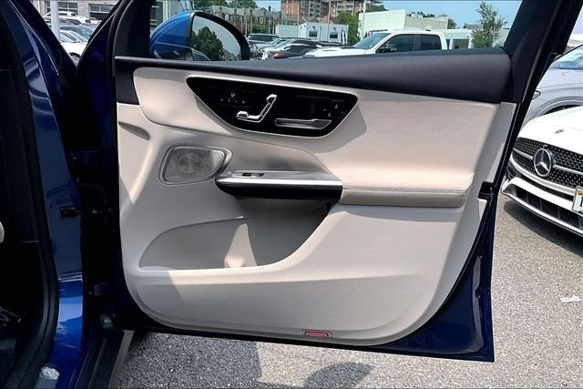 Used 2026 Blue Mercedes-Benz GLC 300 image 19