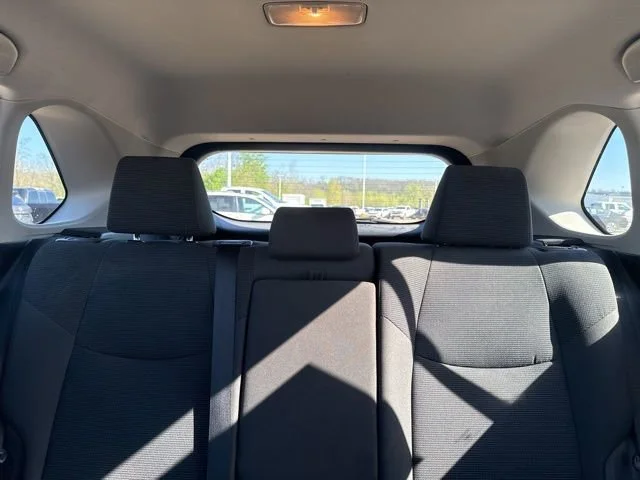 2019 Toyota RAV4 LE - Photo 31