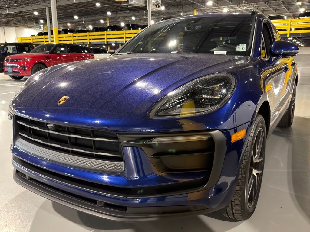 2022 Porsche Macan -'s photo