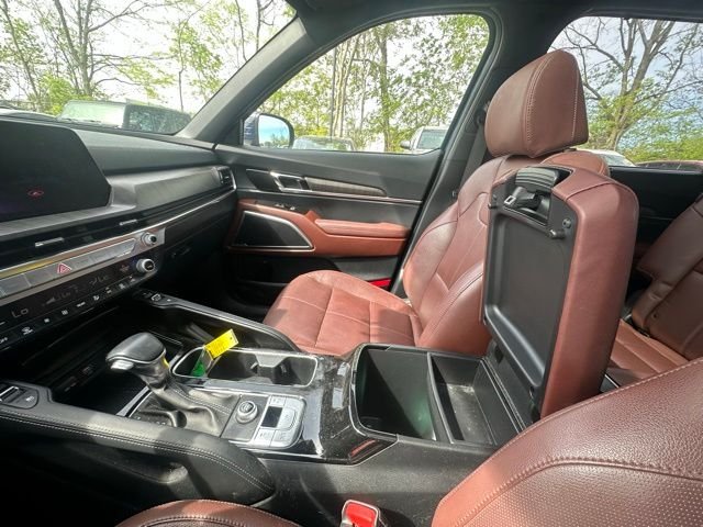Used 2024 Black Kia EX image 25