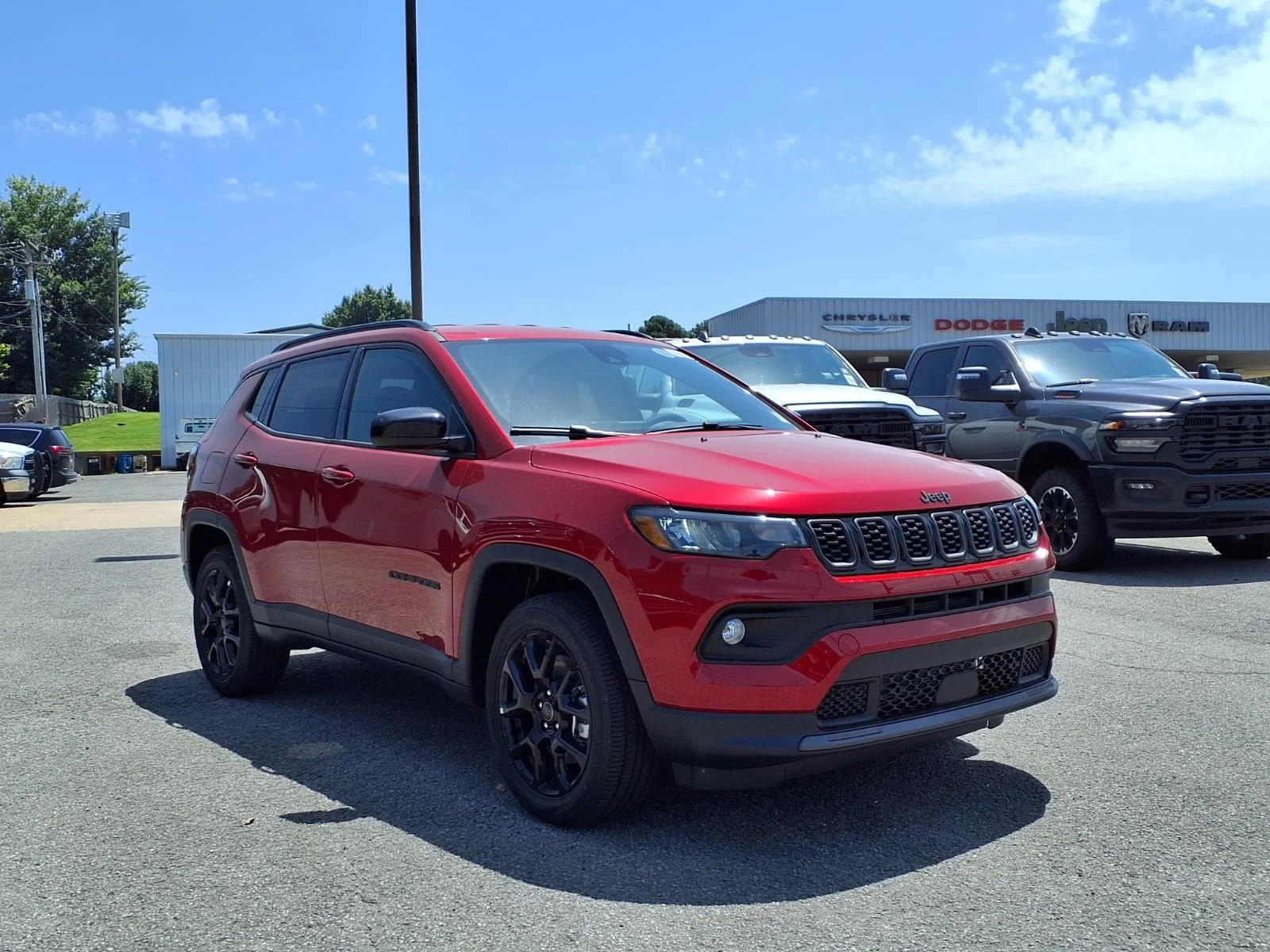 New 2026 Red Hot Pearl-Coat Exterior Paint Jeep Latitude Altitude image 19