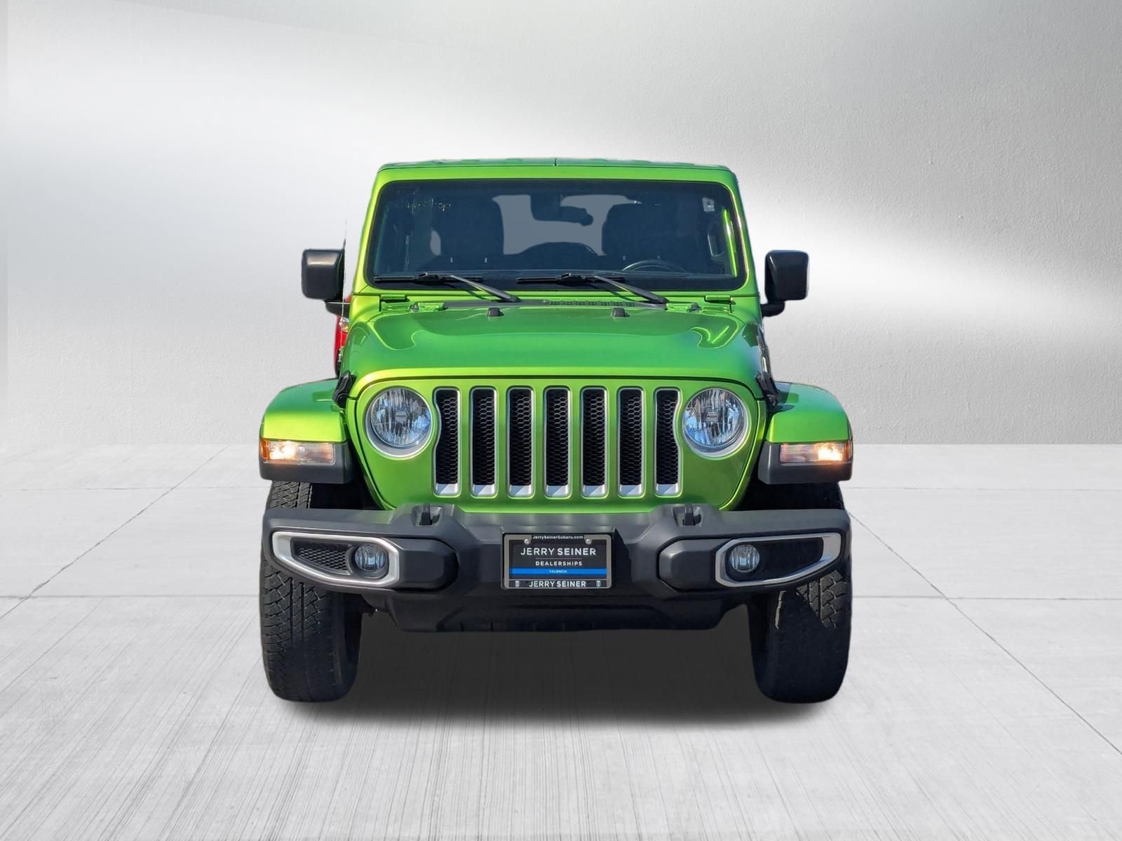 Certified Used 2019 Mojito! Clearcoat Jeep Sahara image 8