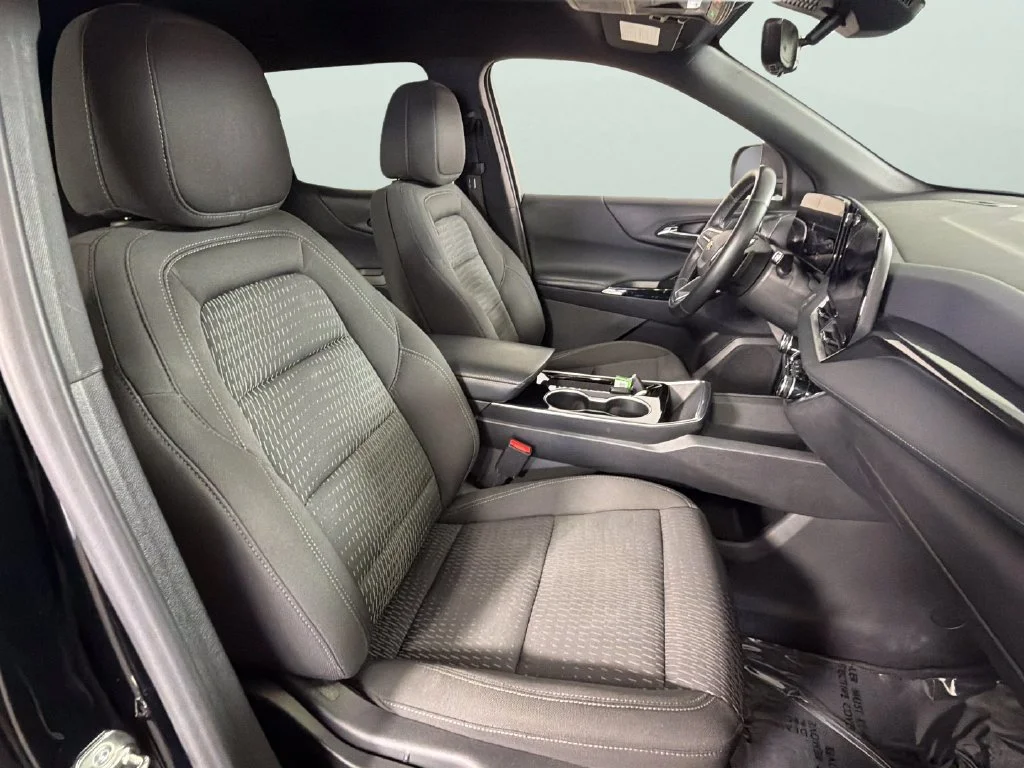 2025 Chevrolet Equinox LT - Photo 30