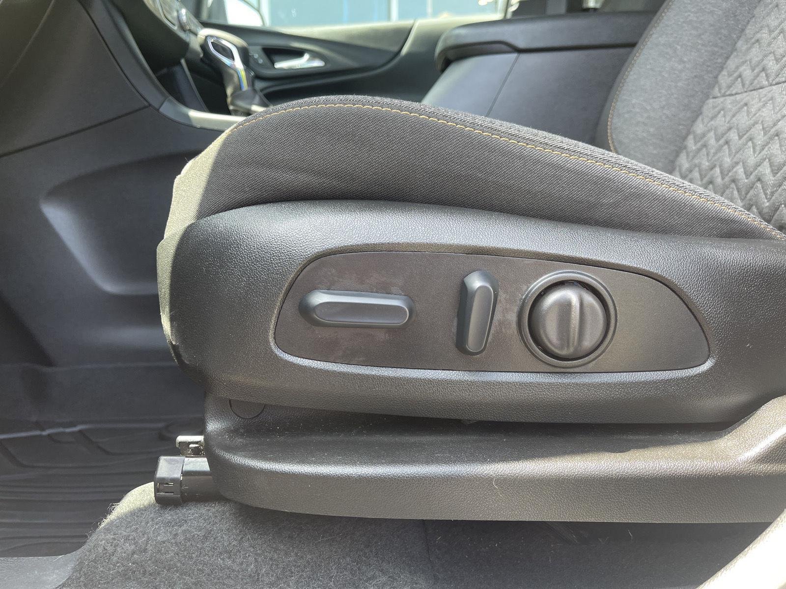 Used 2024 Summit White Chevrolet LT image 15