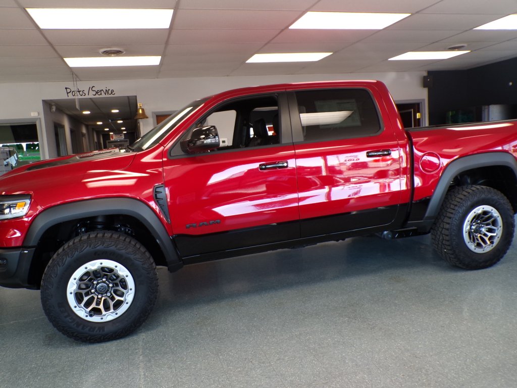 New 2026 Molten Red Pearl-Coat Exterior Paint RAM RHO image 7