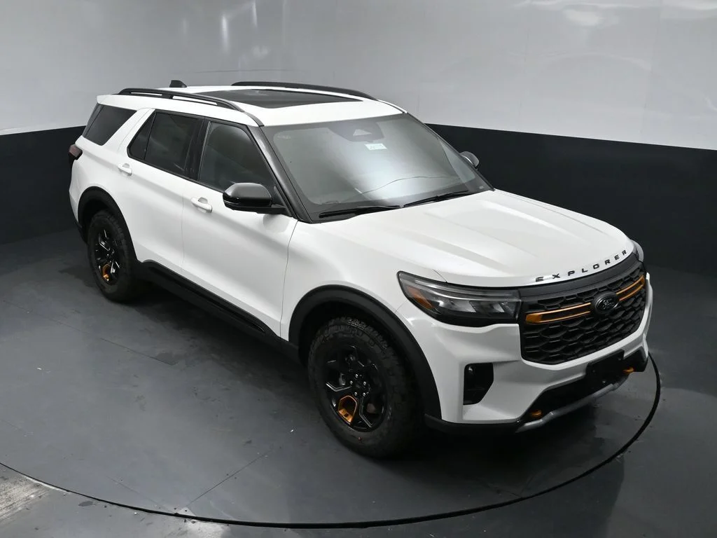 New 2026 White Ford Tremor image 34