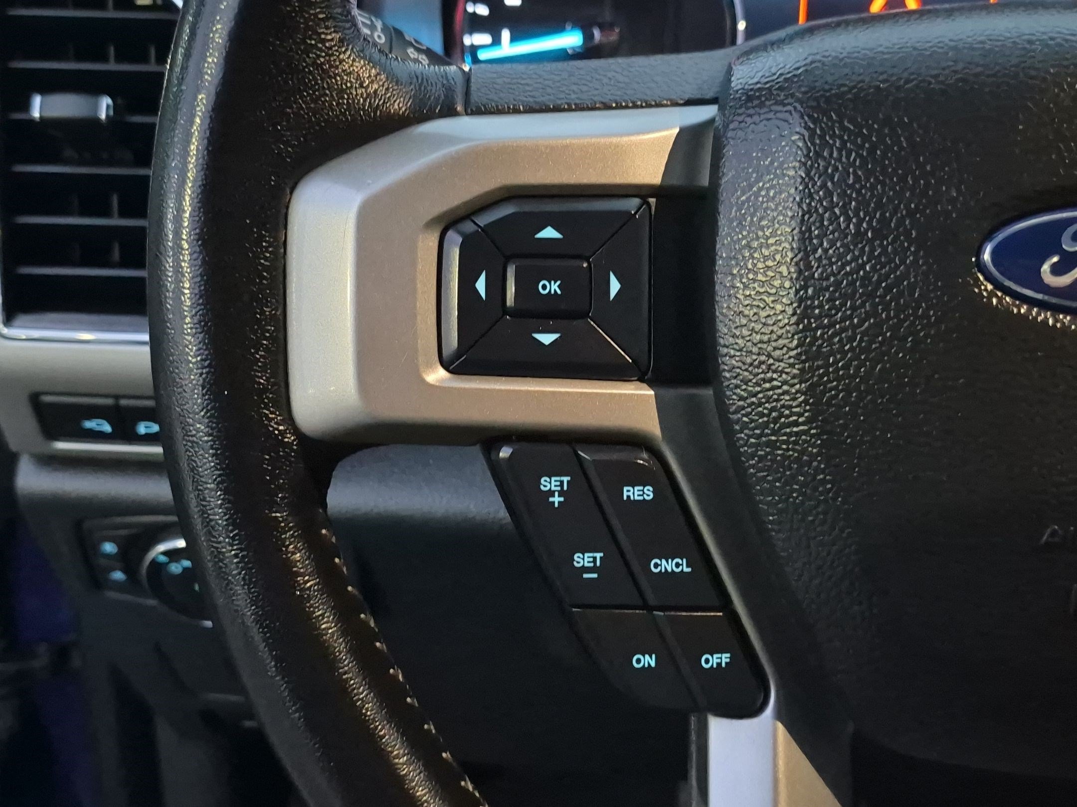 Used 2022 Blue Metallic Ford LARIAT image 17