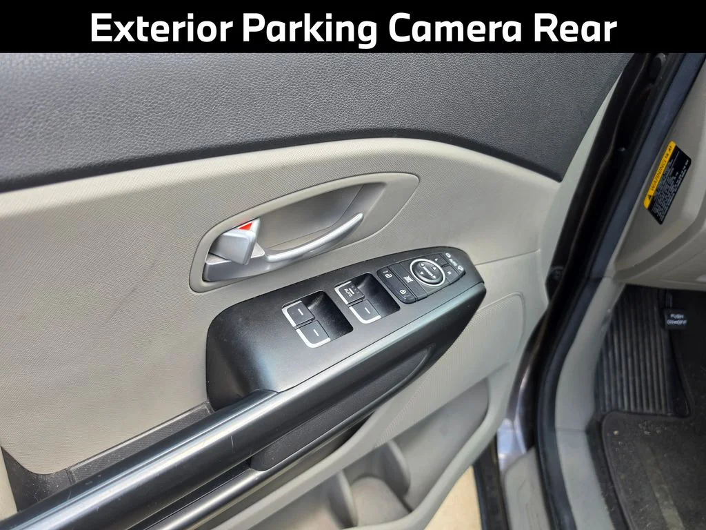 Used 2015 Silver Kia LX image 8