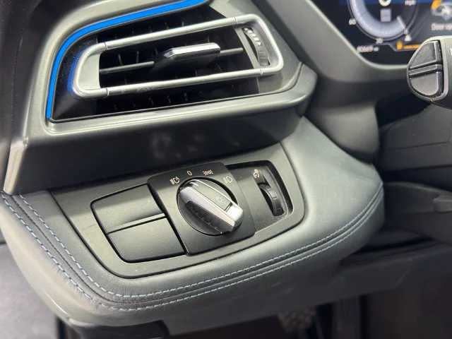 Used 2016 Crystal White Pearl Metallic w/BMW i Frozen Blue BMW Base image 35