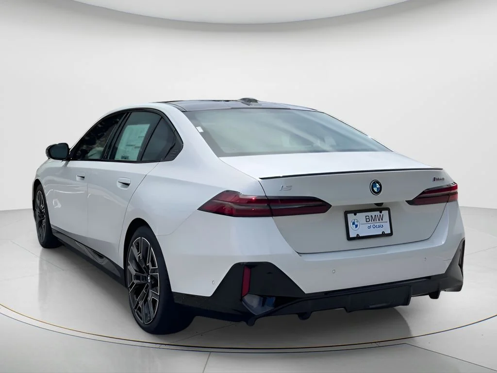 2025 BMW i5 M60 - Photo 6