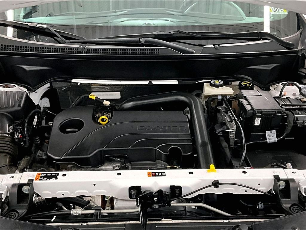 Used 2024 Summit White Chevrolet LT image 28