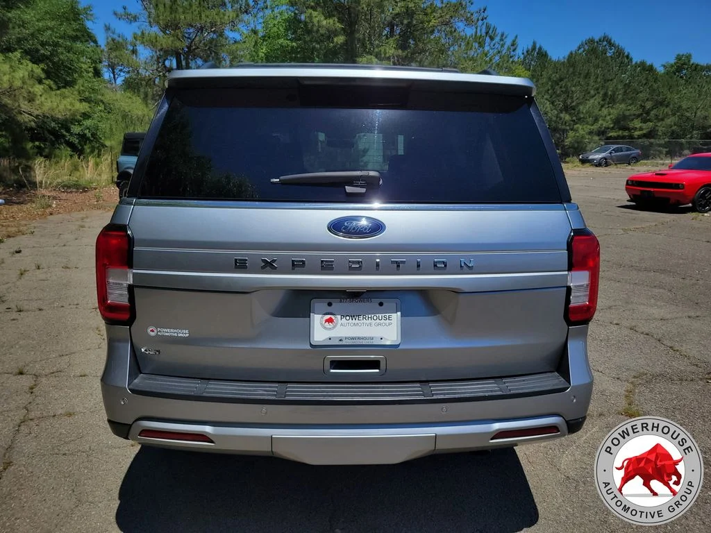 Used 2023 Silver Ford XLT image 4
