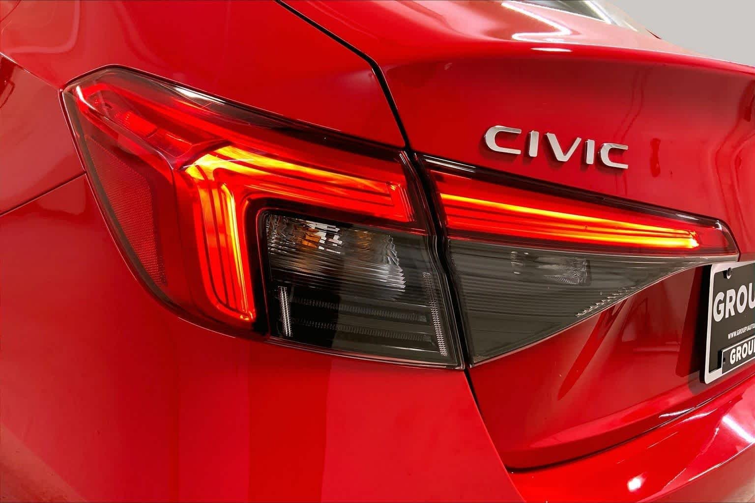 Used 2022 Rallye Red Honda Touring image 28