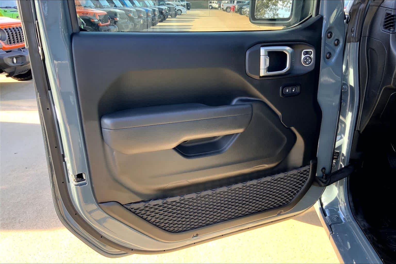 New 2026 Anvil Clearcoat Jeep Sport S image 10