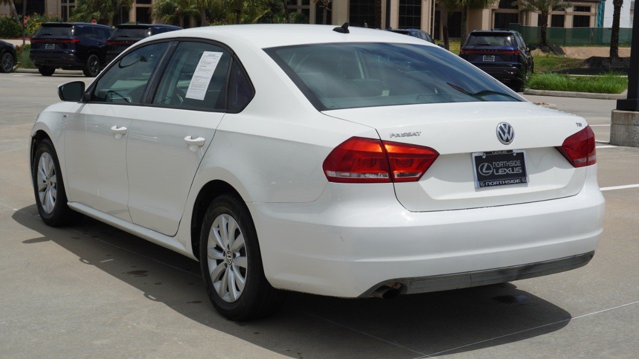Used 2014 White Volkswagen S image 8
