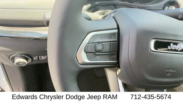 New 2026 White Jeep Latitude image 16
