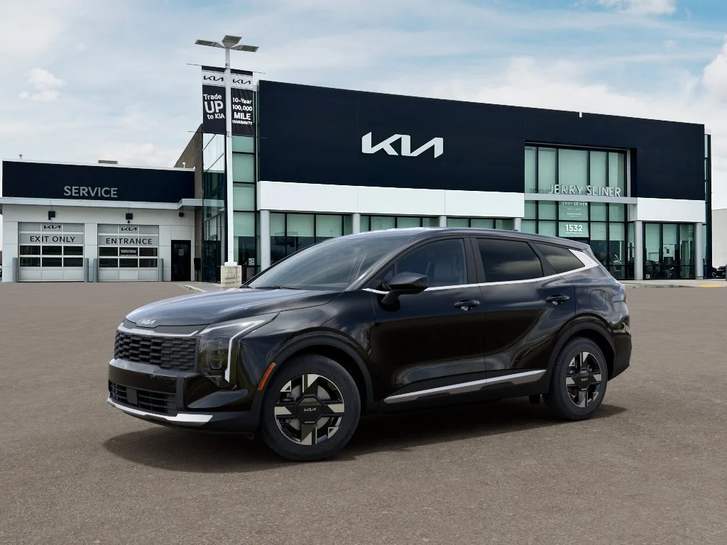 New 2027 Fusion Black Kia LX image 3