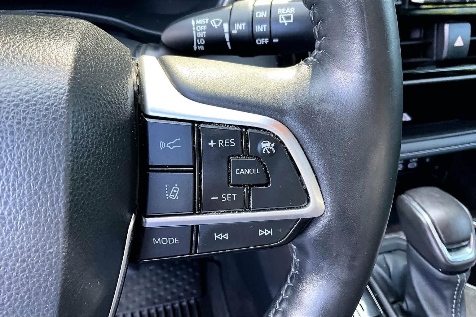 Used 2023 Wind Chill Pearl Toyota Limited image 24