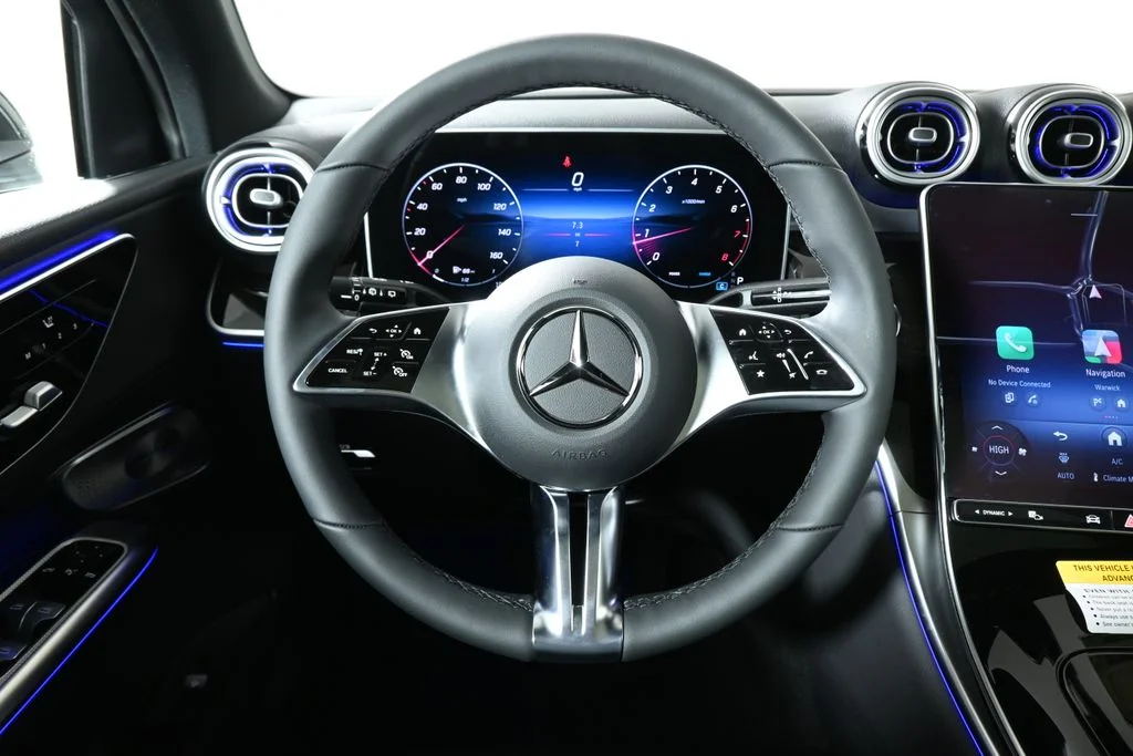 Used 2026  Mercedes-Benz GLC 300 image 14