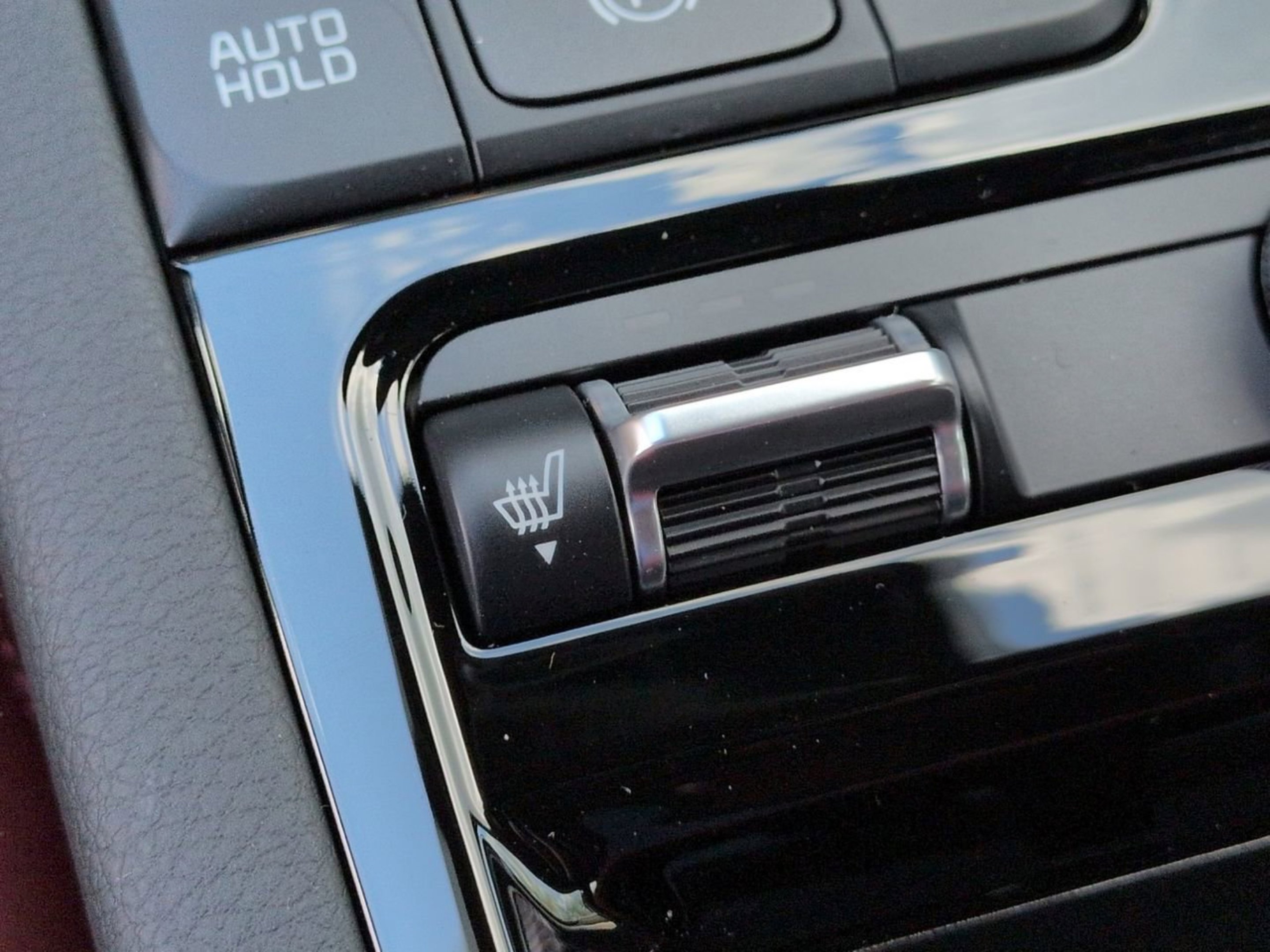 New 2026 Snow White Pearl Kia GT-Line image 28