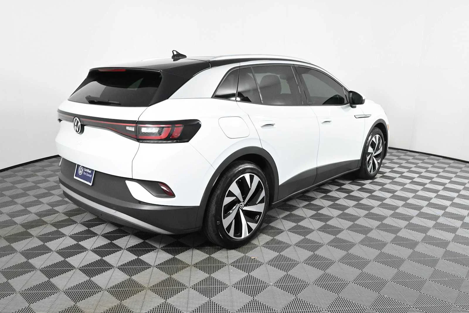 Certified Used 2021 Glacier White Metallic w/ Black Roof Volkswagen Pro S image 8