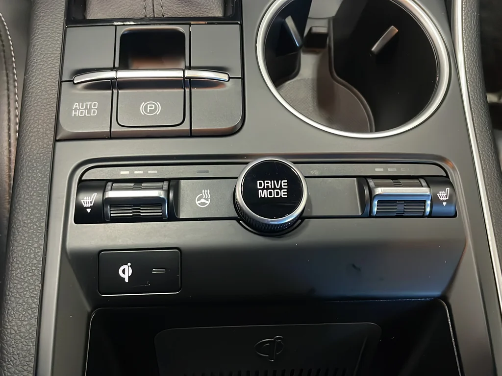 Used 2023 White Kia GT-Line image 30