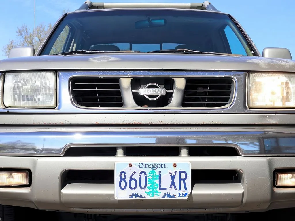 Used 2000 Silver Ice Clearcoat Metallic Nissan SE image 23