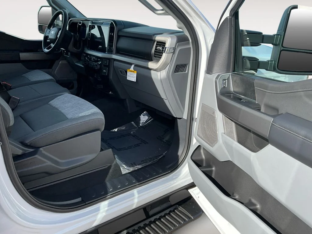 2026 Ford F-350 Super Duty XLT - Photo 9
