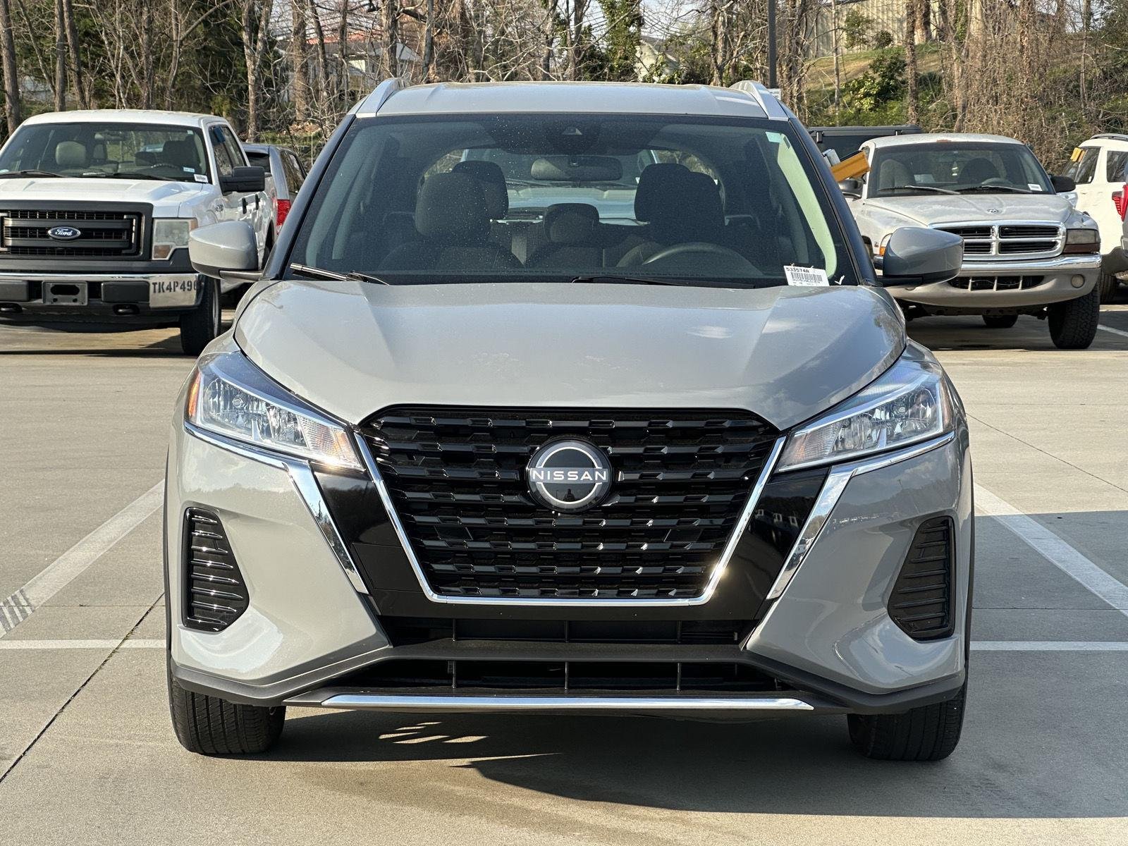 Used 2024 Nissan Kicks SV with VIN 3N1CP5CV5RL533574 for sale in Clayton, GA