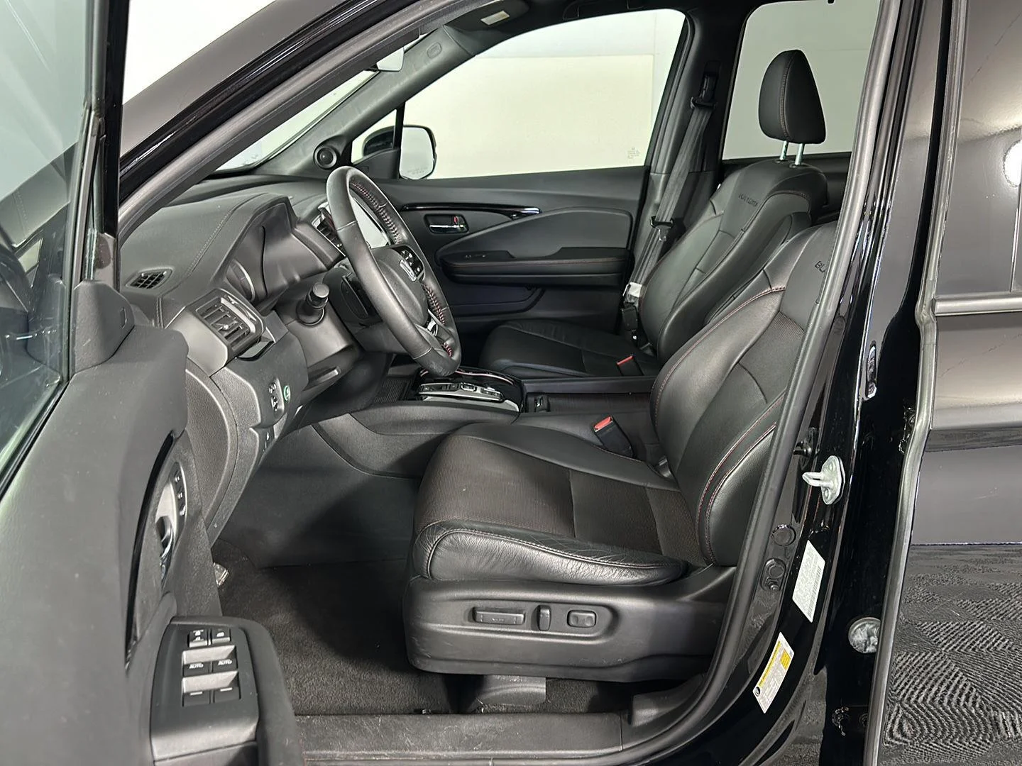 Used 2022 Crystal Black Pearl Honda Black Edition image 6