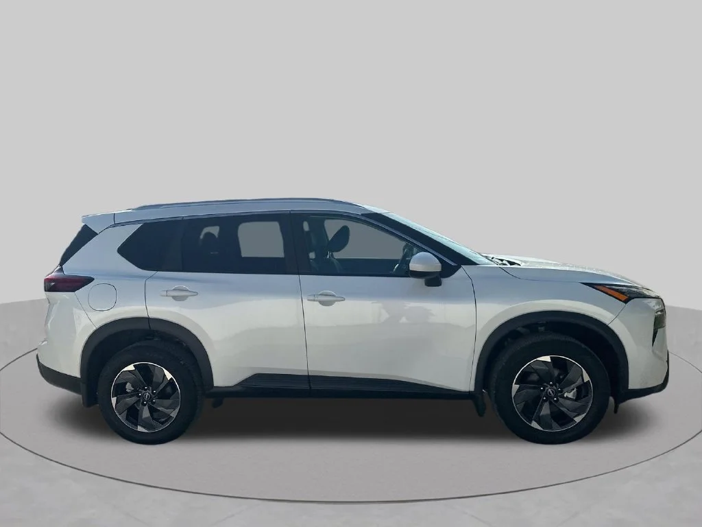 Used 2025 White Nissan SV image 40