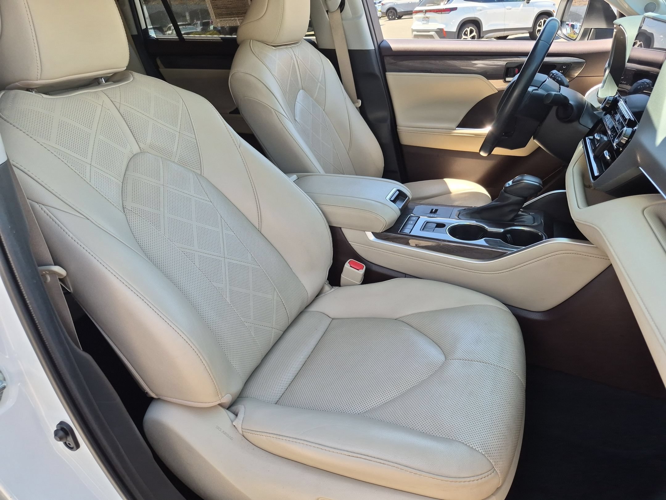 Used 2021 Blizzard Pearl Toyota Hybrid Platinum image 31