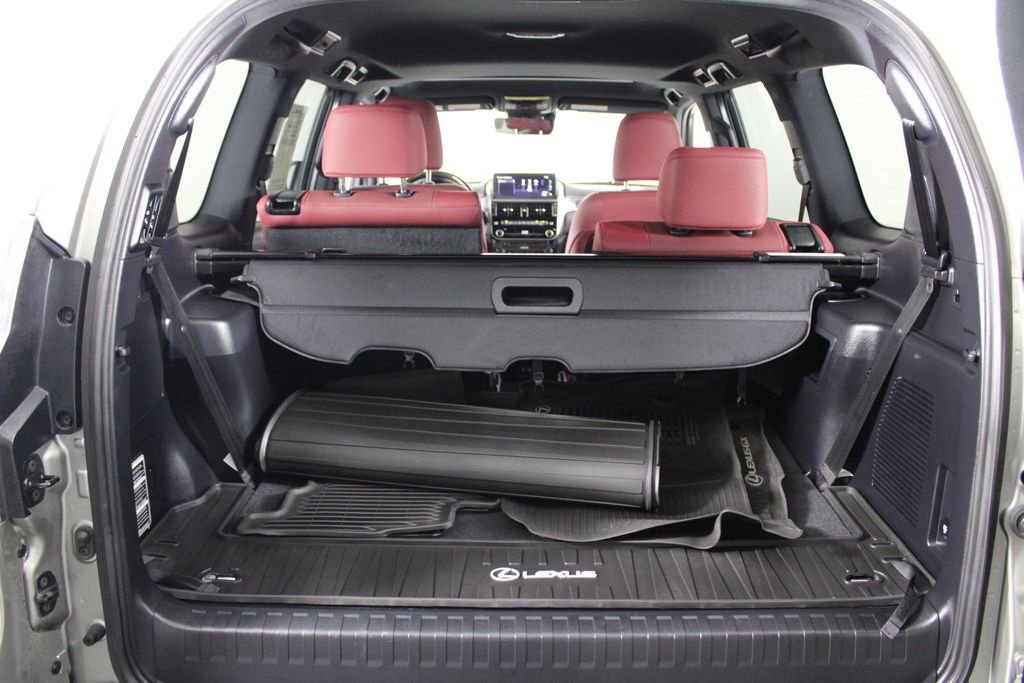 Used 2022 Silver Lexus 460 image 16