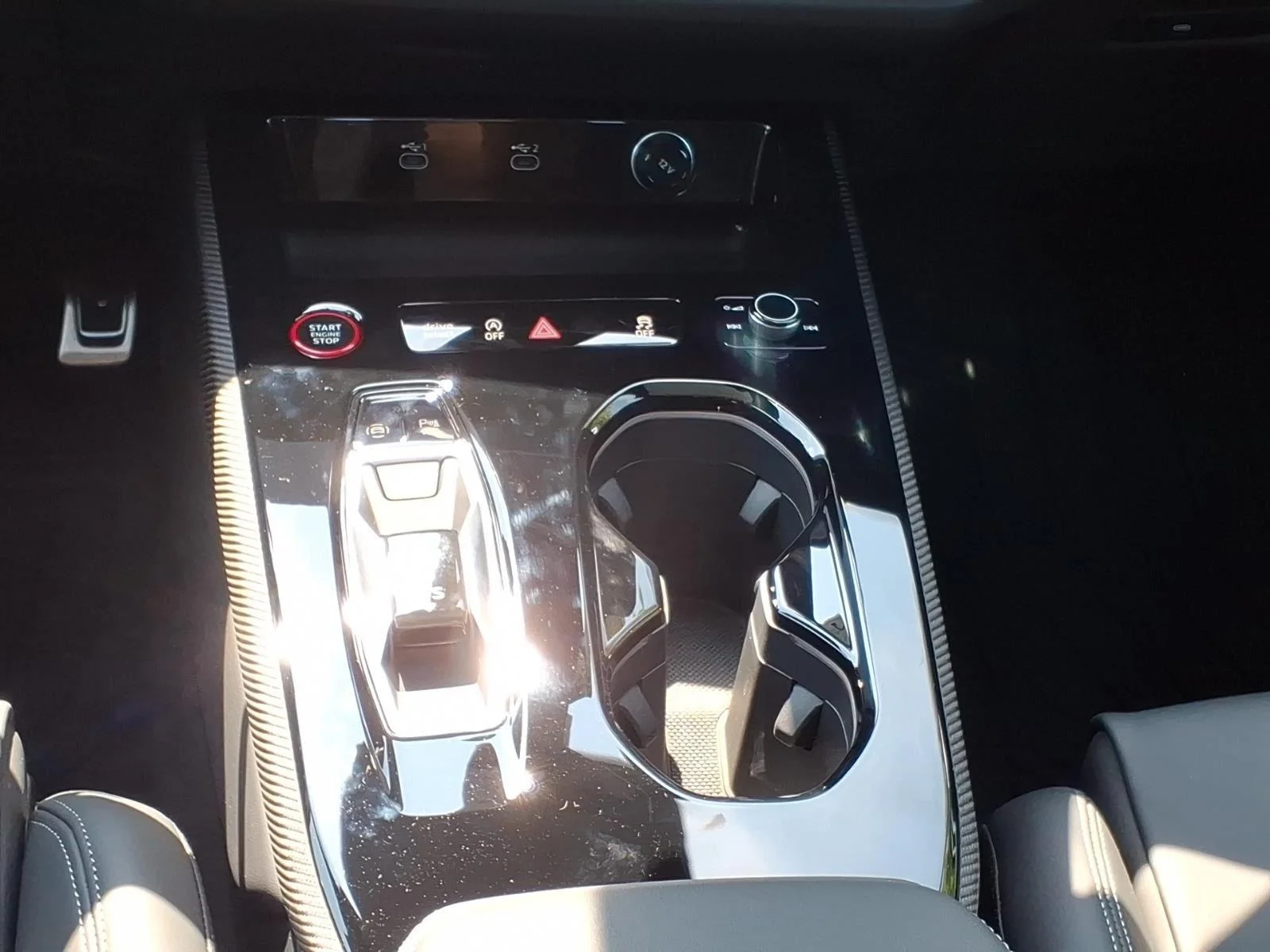 New 2026 Glacier White Metallic Audi Premium Plus image 24