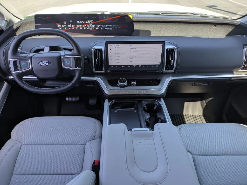 New 2027 Star White Metallic Tri-Coat Ford Platinum image 19