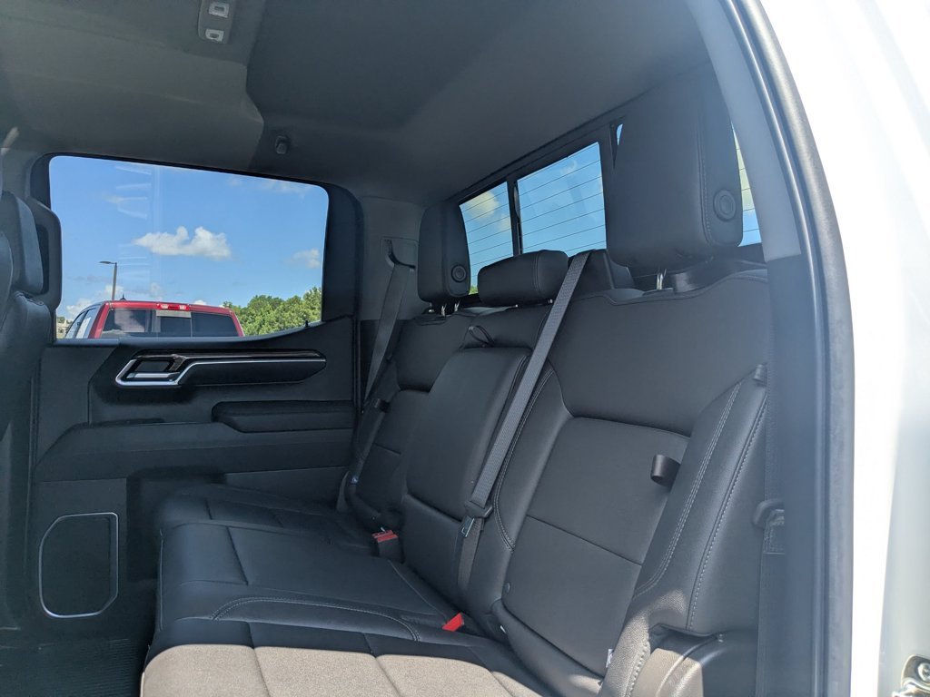Used 2026 Summit White Chevrolet LT image 24