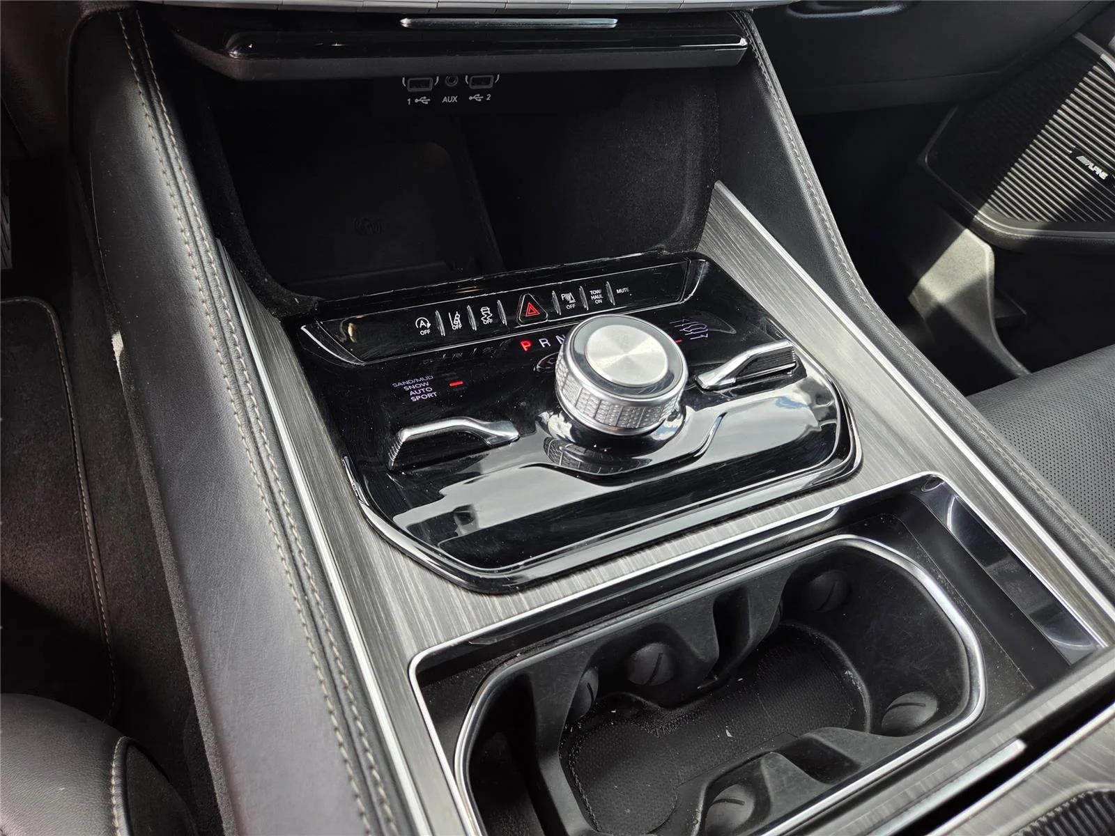 Used 2024 Diamond Black Crystal Pearlcoat Jeep Series III image 14