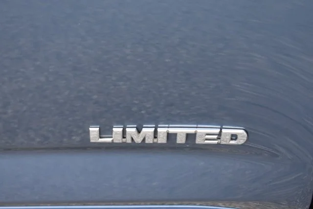 Used 2010 Blue Toyota Limited image 13