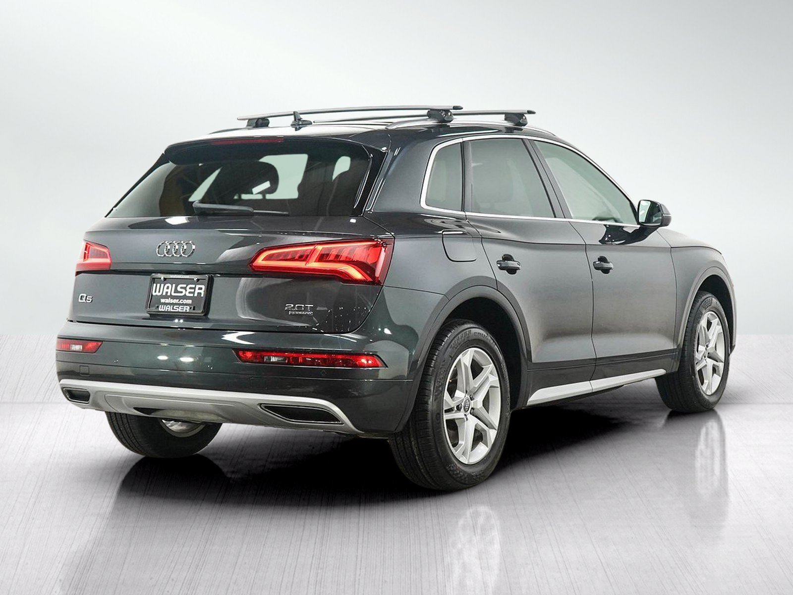 Used 2018 Manhattan Gray Metallic Audi 2.0T image 5