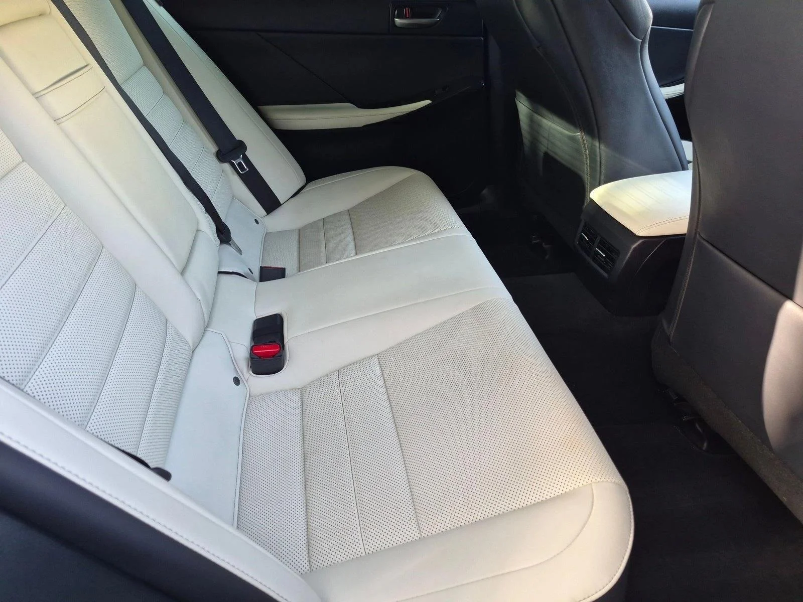 Certified Used 2021 Ultra White Lexus F SPORT image 18