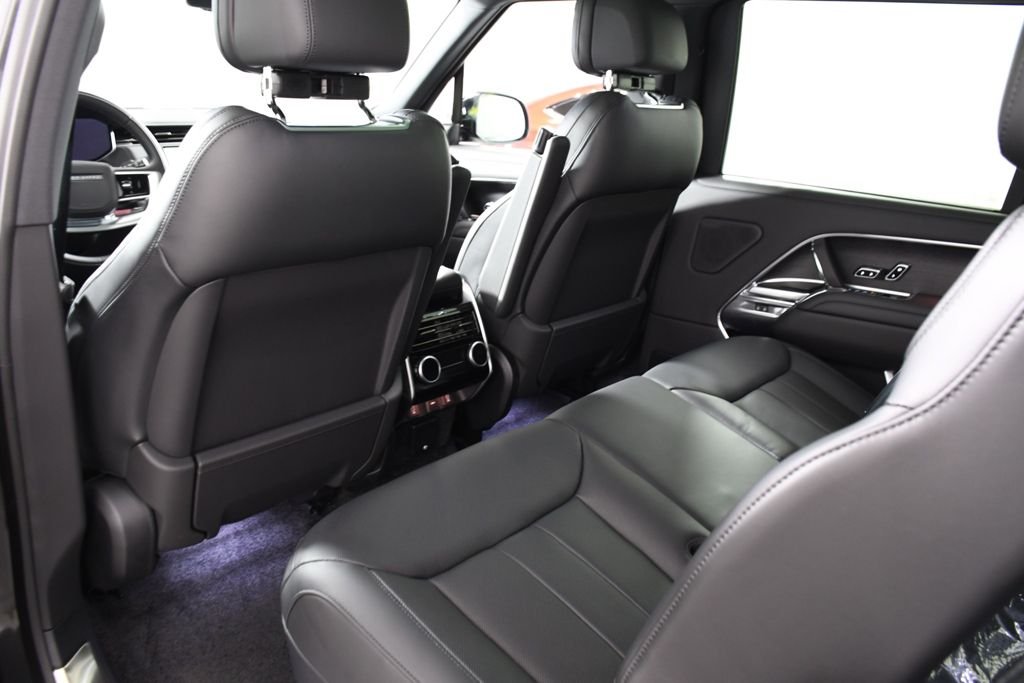 New 2026 Carpathian Gry Land Rover SE image 26