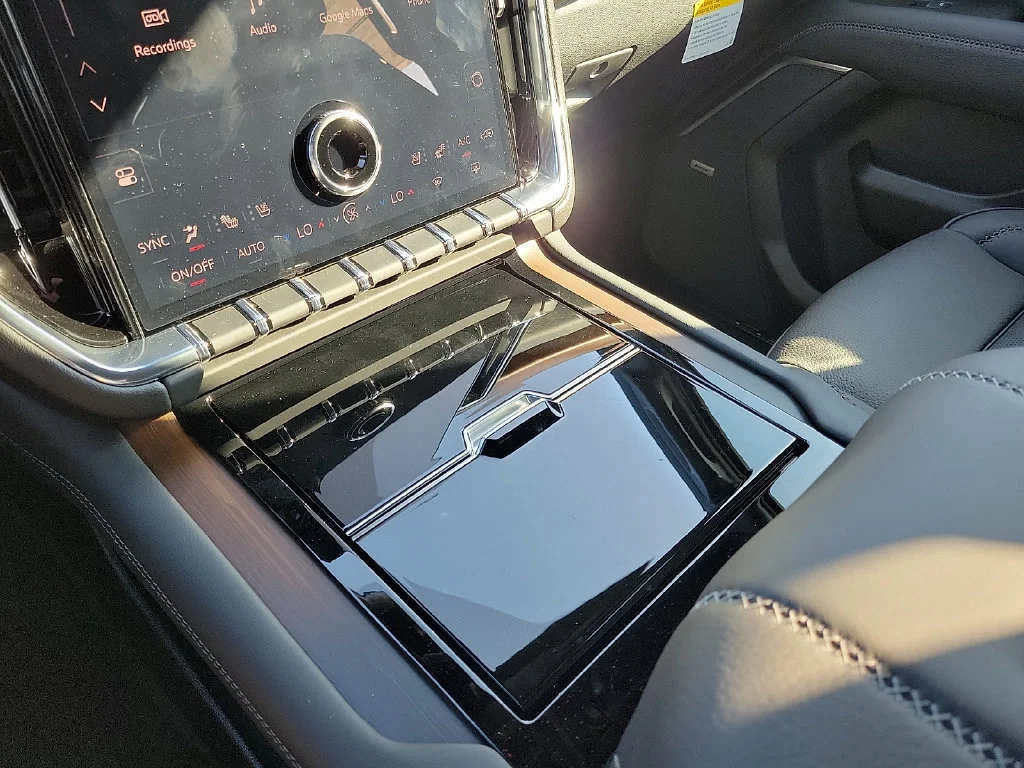 2026 GMC Yukon Denali - Photo 25