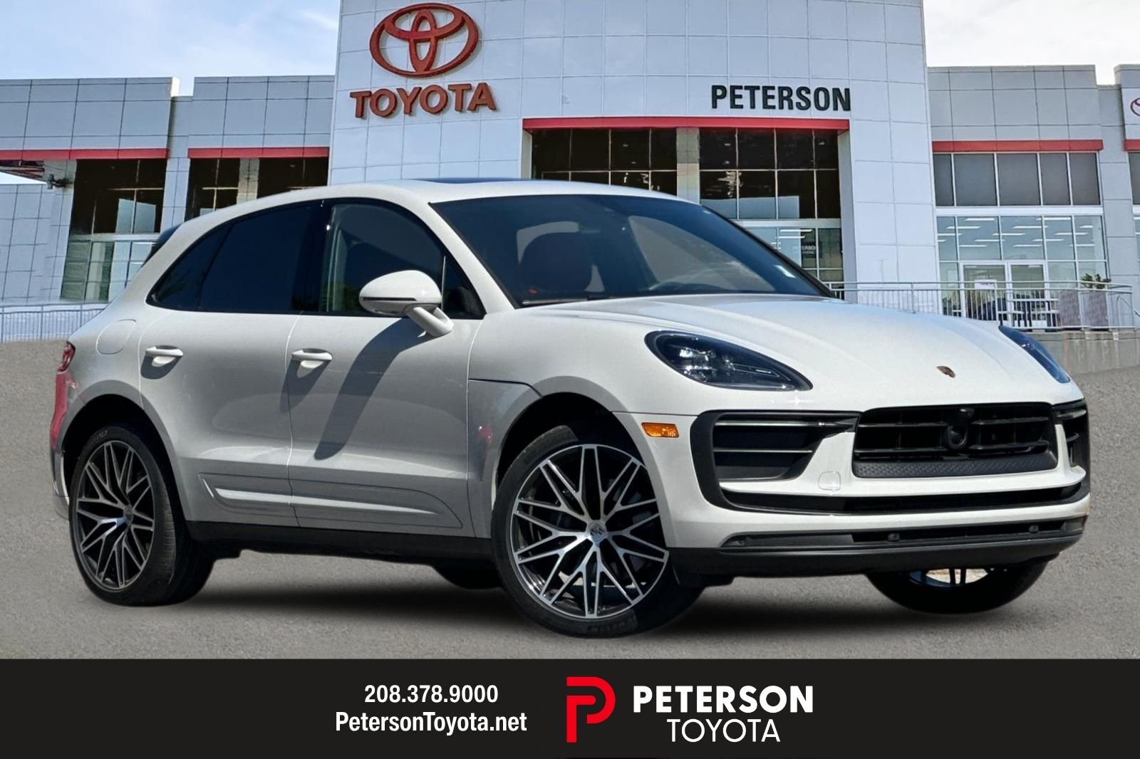 2025 Porsche Macan T's photo