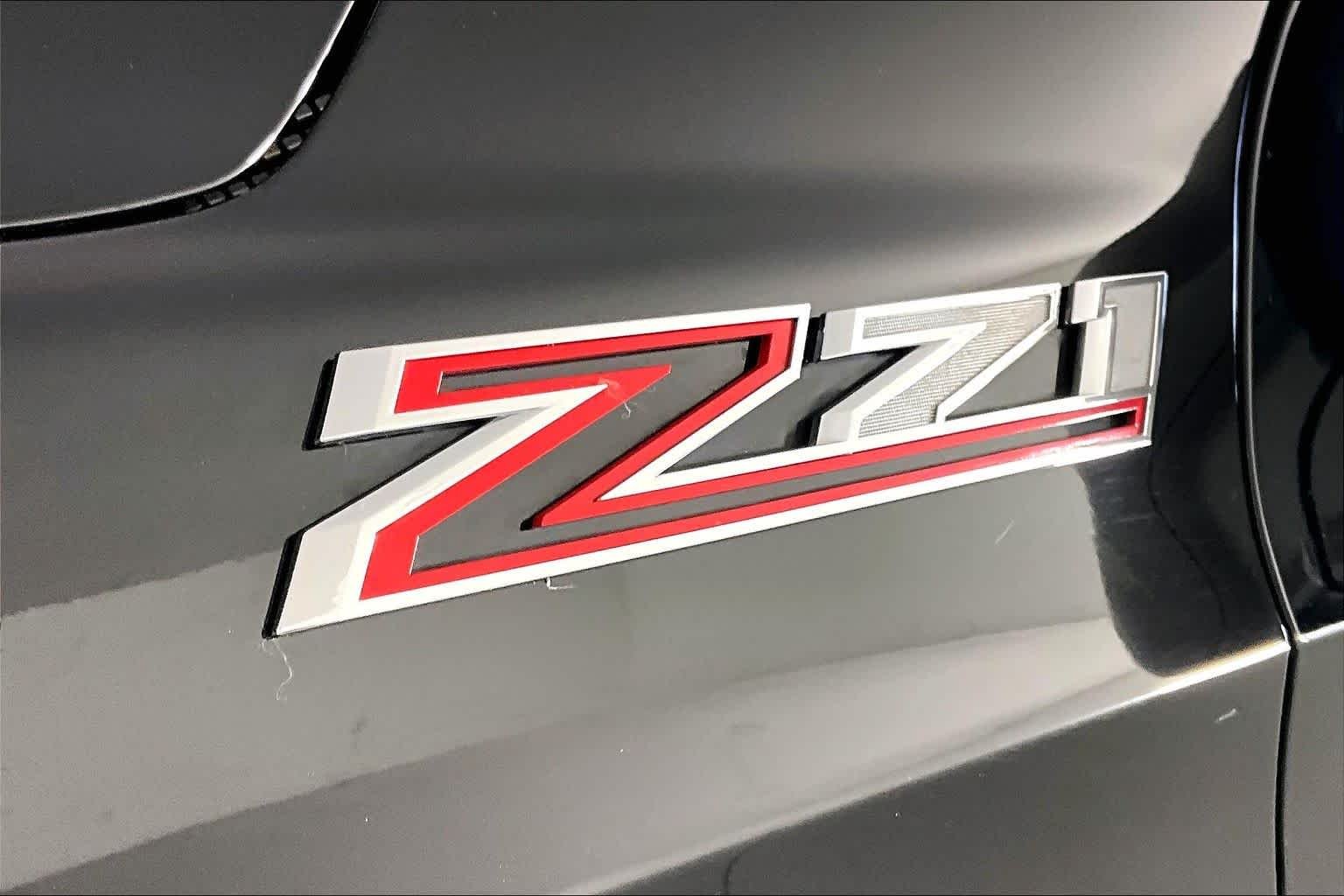 Used 2021 BLACK Chevrolet Z71 image 10