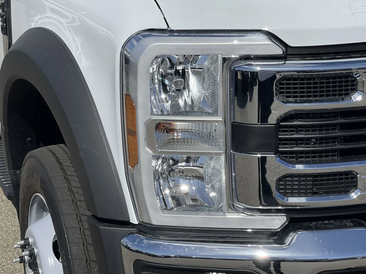 New 2026 Oxford White Ford  image 7