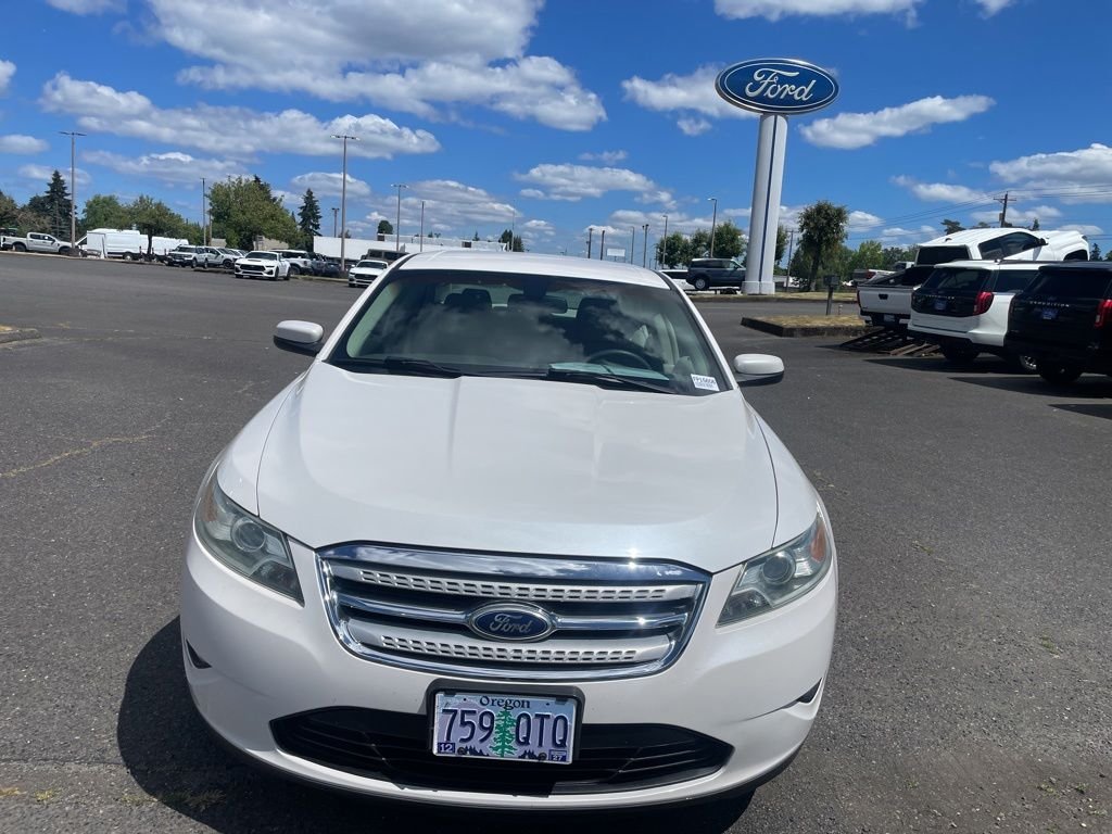 Used 2011 White Platinum Clearcoat Metallic Ford SEL image 2