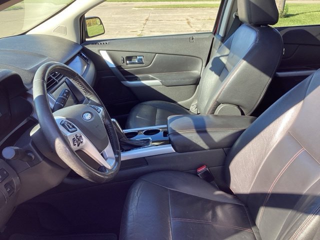 Used 2011 Red Ford Limited image 25